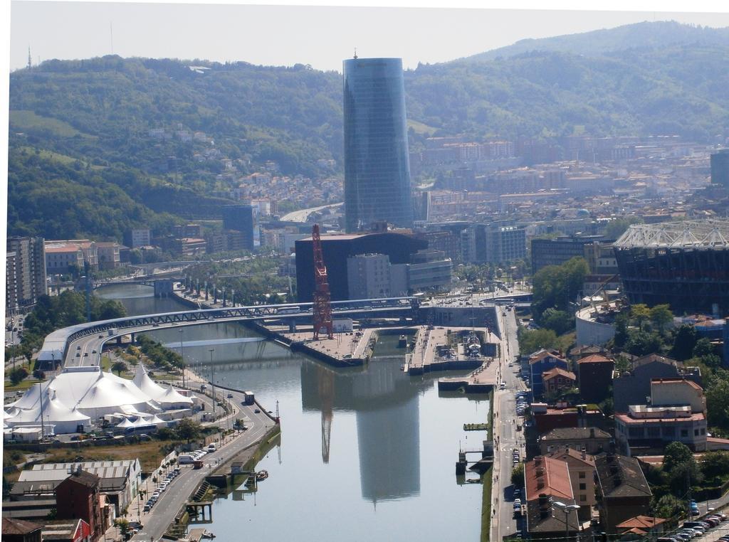 Bilbao Hostel Exterior photo