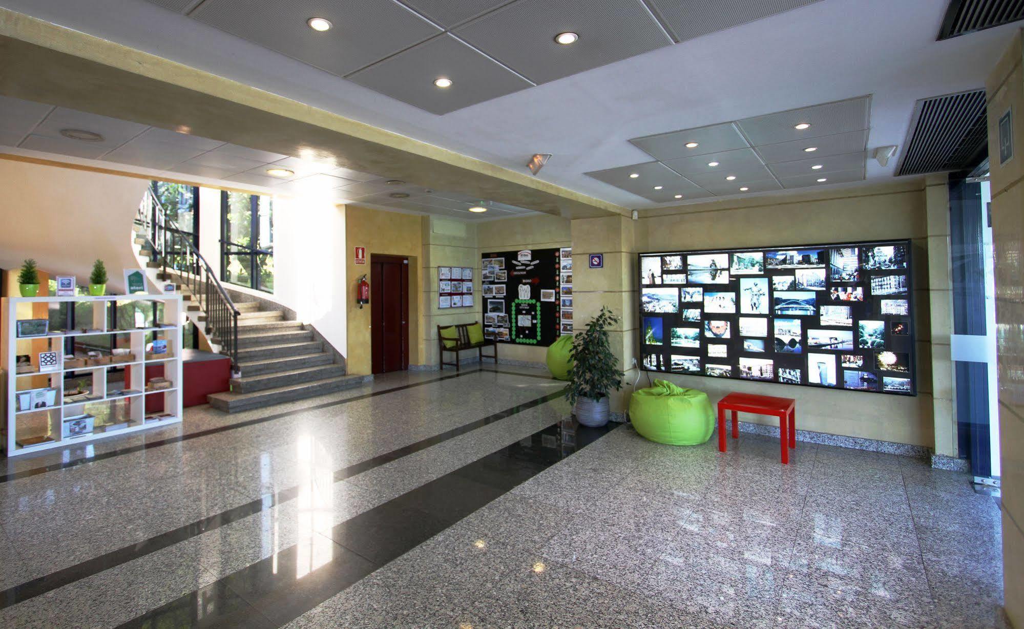Bilbao Hostel Exterior photo